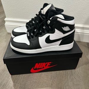 Nike Dunk High Retro sneakers in white and black